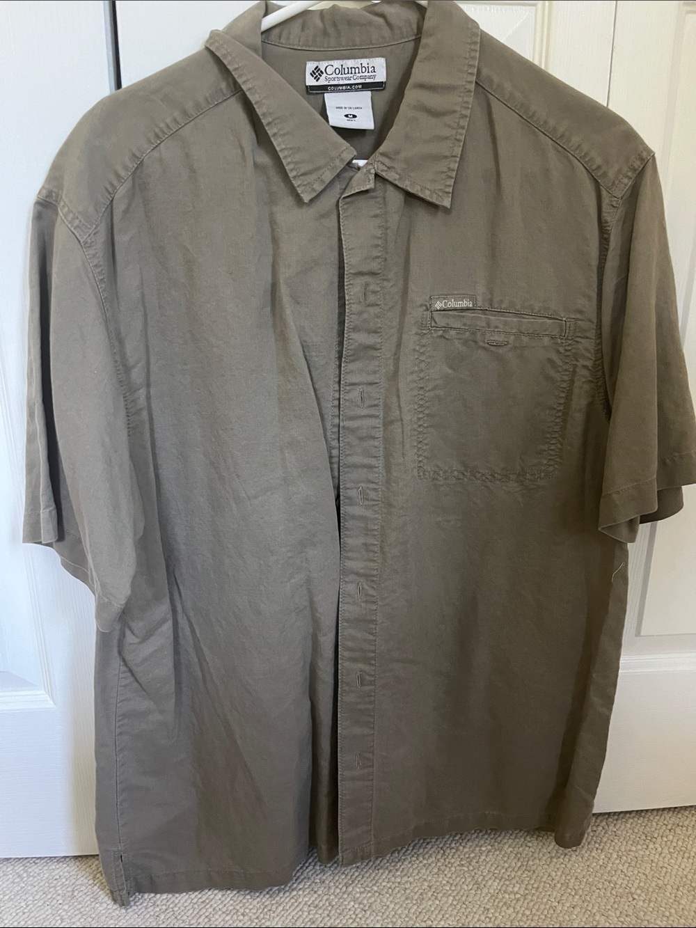 Columbia Short-Sleeve Shirt in Olive Green